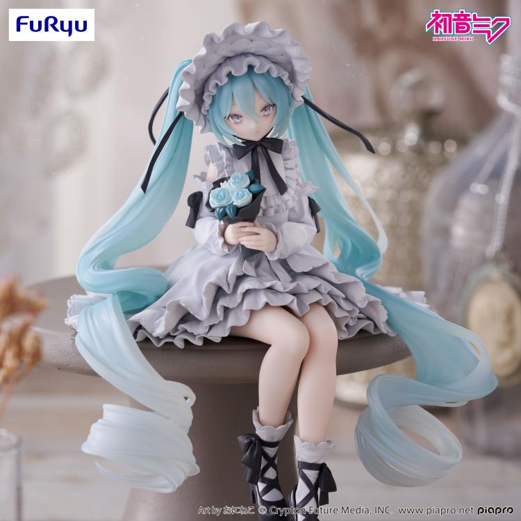 Furyu USA: Hatsune Miku Noodle Stopper - Vintage Doll Figure